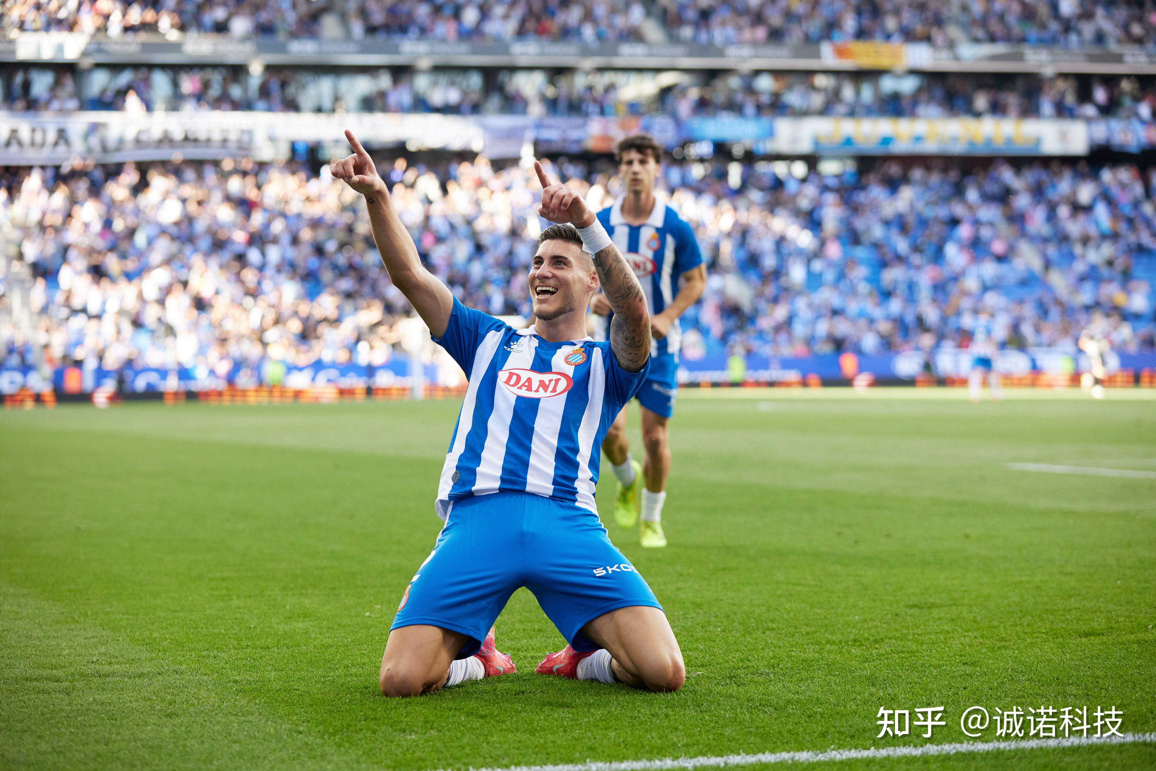 九游体育官网里程碑夜！多特蒙德官宣签约，西甲转会期刷纪录，底气十足，训练强度明显提升的简单介绍