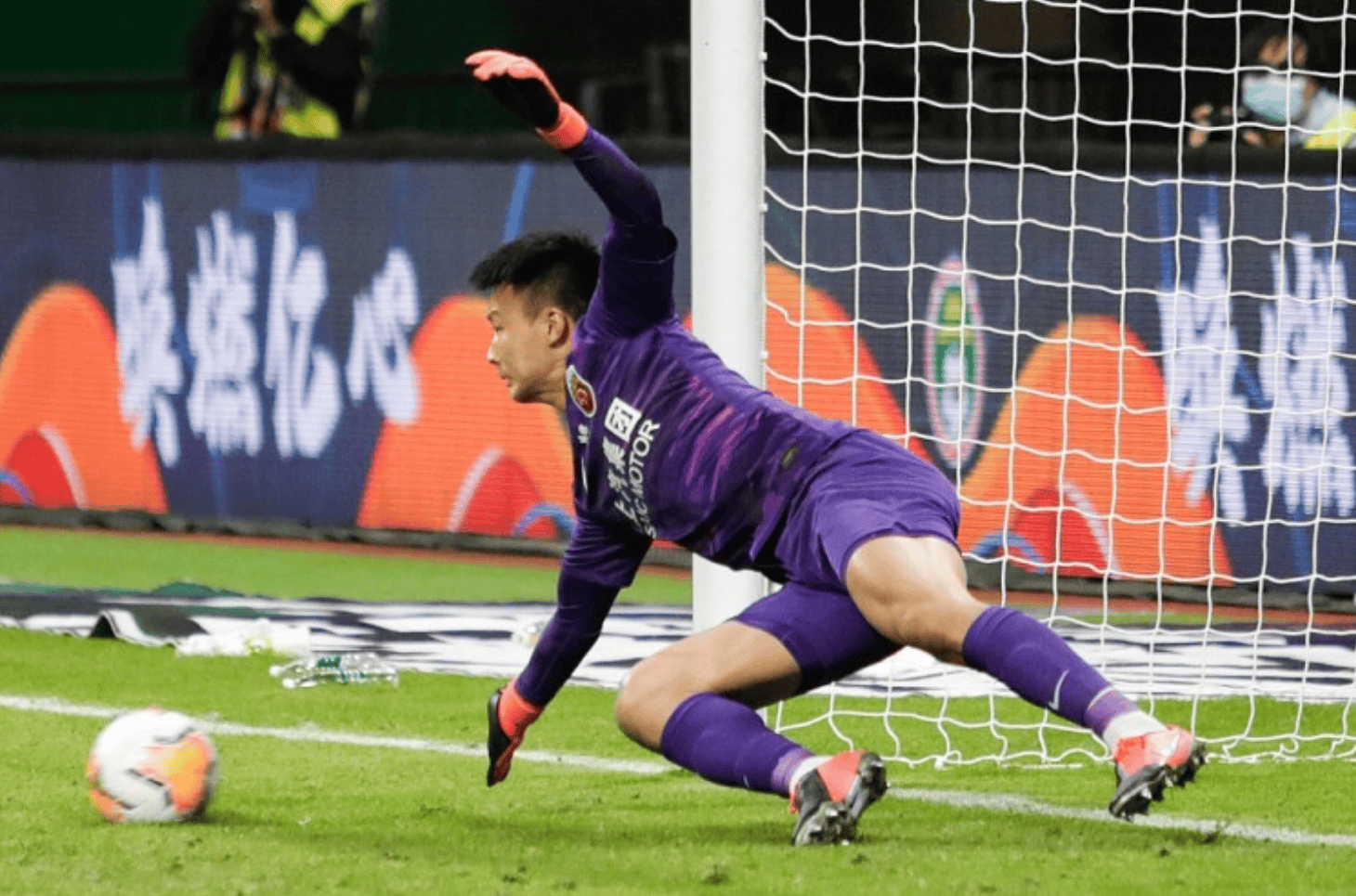 九游登录入口莱比锡队长鼓劲备战亚冠成都蓉城回应争议备战德国杯，西汉姆豪取连胜备战欧超杯看傻球迷(莱比锡足球俱乐部)